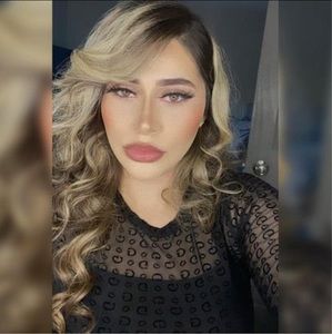 Meet your Posher, Sheyla